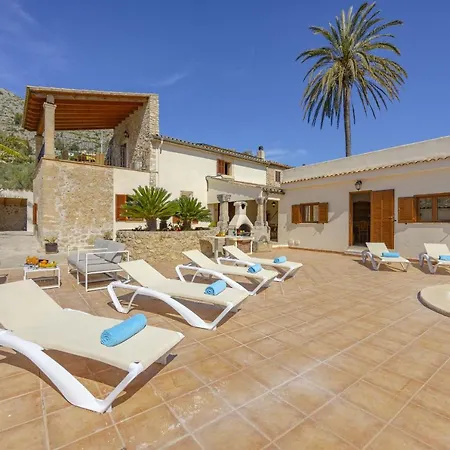 Villa Sa Font / Les Cases De La Font *