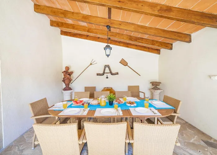 Villa Sa Font / Les Cases De La Font