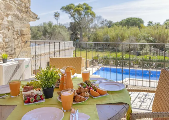 Villa Sa Font / Les Cases De La Font