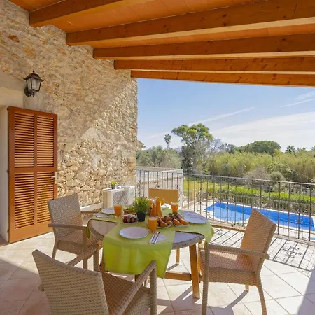 Villa Sa Font / Les Cases De La Font