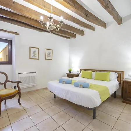 Villa Sa Font / Les Cases De La Font